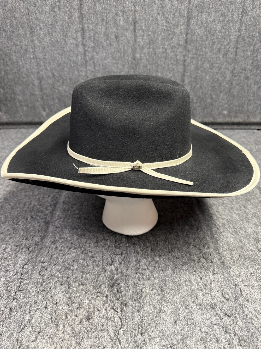 Bullhide Black Felt Western Hat with Cream Trim and Band - Picture 3 of 7